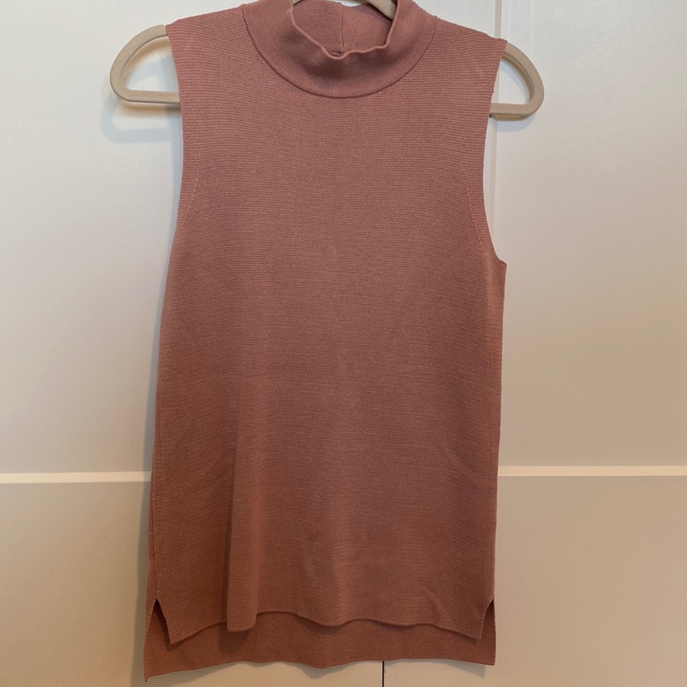 Banana Republic size M blush pink tank